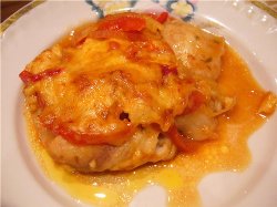 Запеченная говядина с сыром и луком