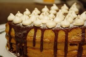 Торт бисквитный со сливочным маслом и сгущенкой