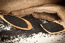 Как применяется черный тмин в кулинарии и в чем его польза