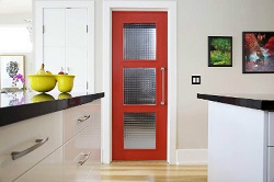 Межкомнатные двери для кухни: виды, критерии и советы по выбору