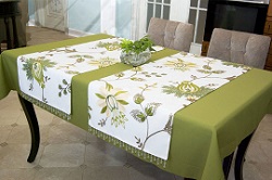 Праздничная скатерть на стол: критерии выбора и советы