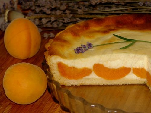 Пирог с начинкой из абрикосов