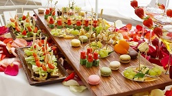 Меню для фуршетного стола: выбор блюда и особенности