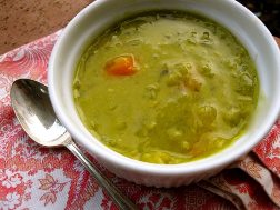 Суп из гороха и копчёных рёбрышек