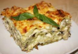 Лазанья с грибами, курицей и шпинатом