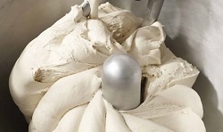 Как идеально замесить крутое тесто в промышленных масштабах