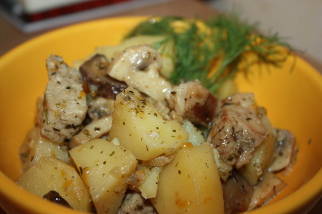 Картошка с мясом в мультиварке