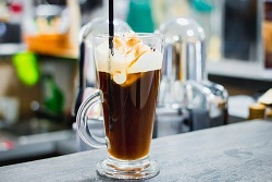 Как приготовить кофе с сиропом: способы, рецепты и особенности