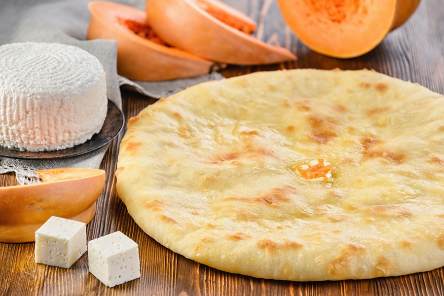 Осетинский пирог с тыквой и осетинским сыром