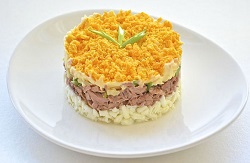 Салат с печенью трески: рецепт и секреты приготовления полезного блюда