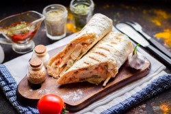 Как приготовить вкусную шаурму с курицей в духовке: пошаговый рецепт