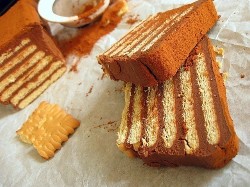 Торт из печенья со сгущенным молоком: два варианта приготовления