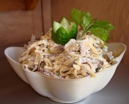 Салат с блинами